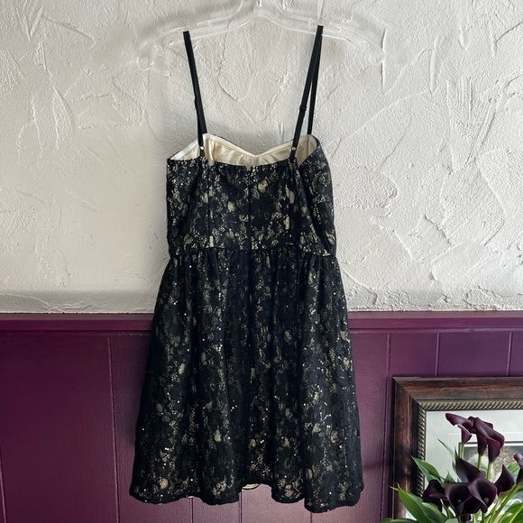 FULLY Lined Black Lace Grad/Prom/Cocktail Dress With Gold Underlay Size Small - Picture 2 of 7